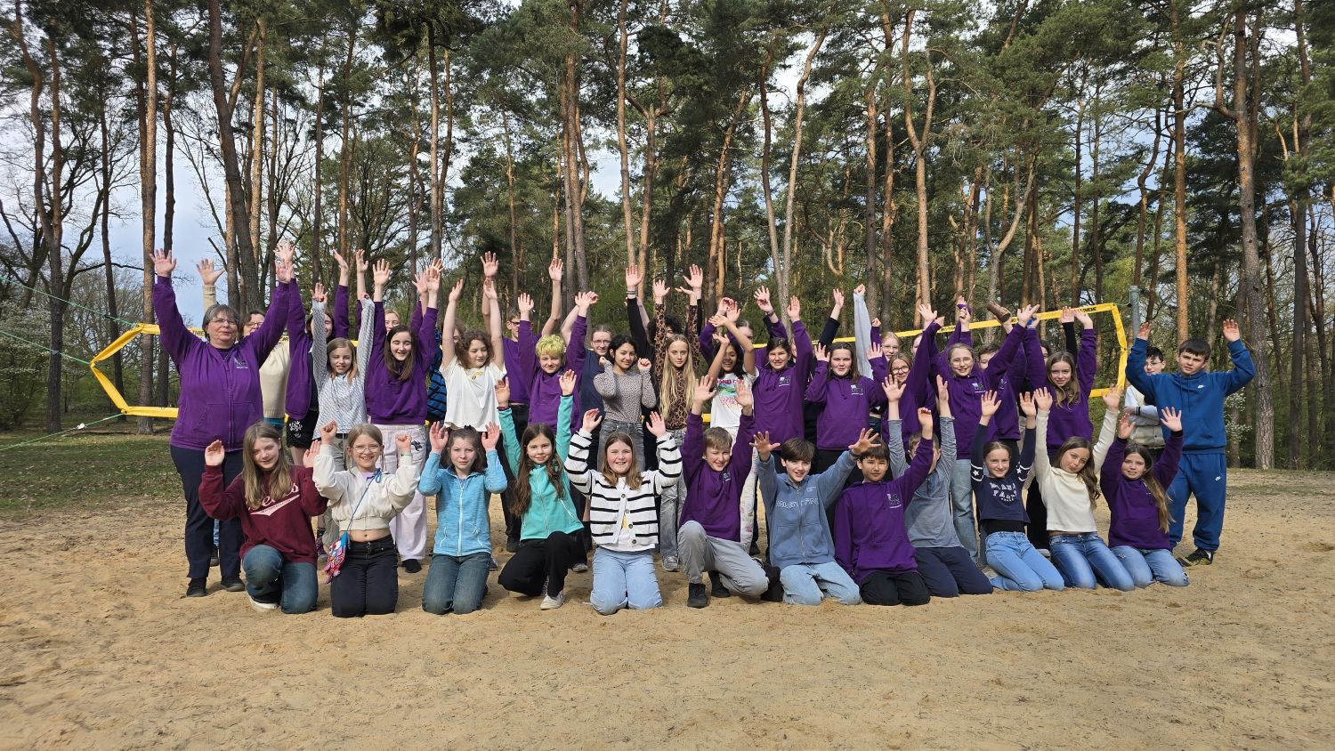 GTTS vor dem Volleyballnetz