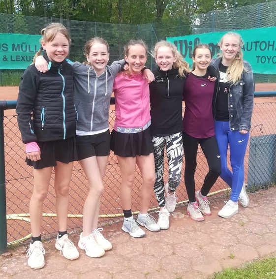 Tennismädchen des HG belegen 2. Platz im Bezirksentscheid