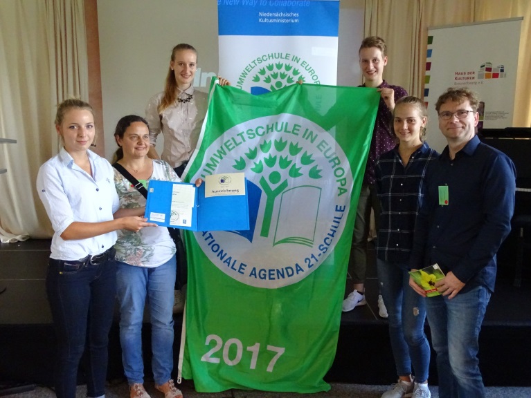 Unser HG hat Auszeichnung und Titel erhalten: „Umweltschule in Europa“